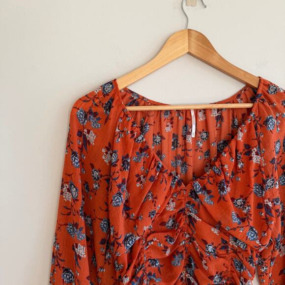 Free People Final Rose Print V-Neck Ruched Smocked Cropped Blouse Orange XS - Picture 3 of 9